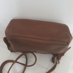 Liz Claiborne Bags - Vintage Leather CO bag Liz Claiborne Bags - Vintage Leather CO bag
